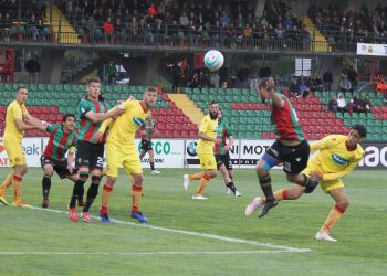 Azione dei rossoverdi nel match contro il Ravenna nella foto di A. Mirimao per " Daje Mo "