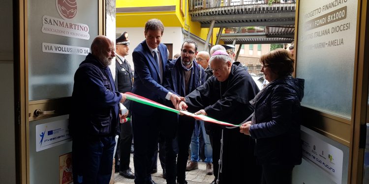 L'inaugurazione dell'ampliamento dei locali dell'emporio solidale di via vollusiano a Terni