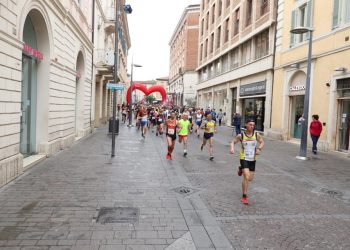 La partenza della 42^ì edizione della Maratona delle Acque ( foto Nunzio Foti )