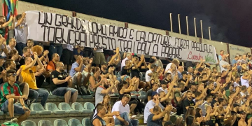 Lo striscione esposto per Pasqualino Cunzi dai ragazzi della curva Nord