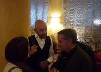 Vincenzo Bianconi con il presidente della giunta regionale Fabio Paparelli