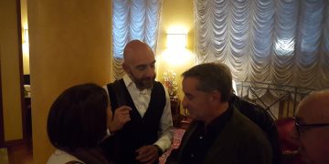 Vincenzo Bianconi con il presidente della giunta regionale Fabio Paparelli