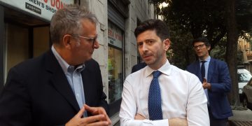 il ministro Roberto Speranza con l'ex assessore Sandro Piermatti