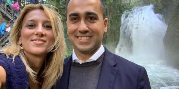 Luigi Di Maio e la fidanzata Virginia Saba alla Cascata delle Marmore