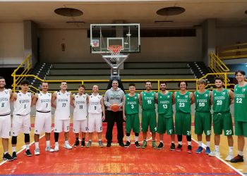 La Virtus Basket Ferretti con coach Pasqualini al centro ha battuto la UISP Perugia dopo una partita incredibile