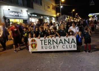 Foto di gruppo per i giovani rugbisti della " Ternana Rugby Club