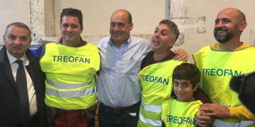 Nicola Zingaretti e Fabio Paparelli con una delegazione Treofan