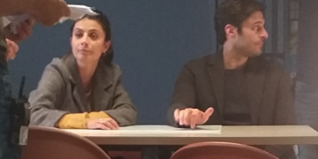 Alessandra Mastronardi e Lino Guanciale sul set de "L'allieva 3". Foto dal profilo Facebook della Mastronardi