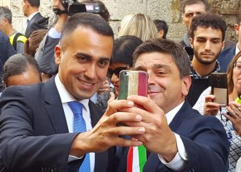 Il selfie del sindaco di Narni Francesco De Rebotti con il ministro degli esteri Luigi Di Maio