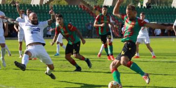 Boben, dovrebbe giocare in coppia con Bogdan al Menti in una foto di Alberto Mirimao