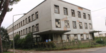 Una palazzina in disuso nel Polo Chimico di Terni