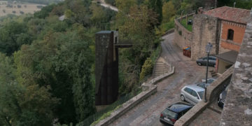 Todi: la zona della torre dell'ascensore