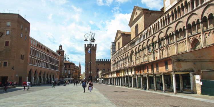 Ferrara, piazza Trento e Trieste