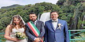 ALESSANDRO GENTILETTI HA UNITO IN MATRIMONIO UNA COPPIA DI TEDESCHI ALLA CASCATA DELLE MARMORE