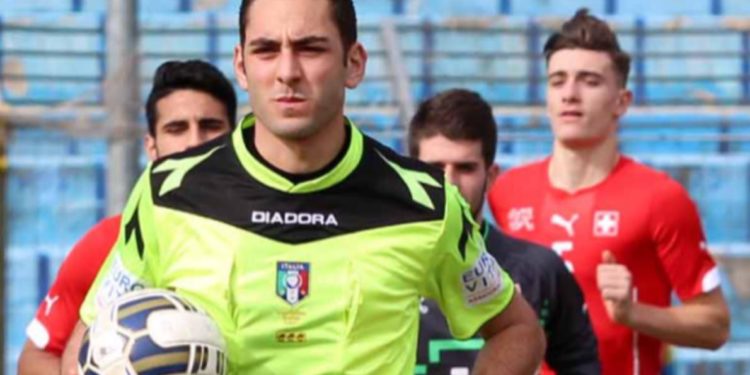 Andrea Colombo, l'arbitro di Cosenza-Ternana ( foto da telenuovo )