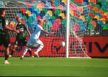 La gioia di Falletti dopo il secondo gol realizzato contro il Pordenone.