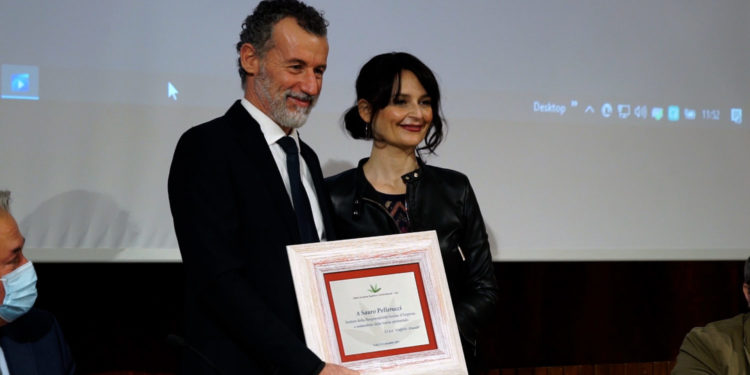 Sauro Pellerucci, presidente di Pagine Sì e Venusia Pascucci dirigente didattico.