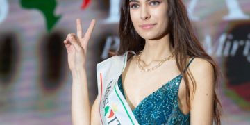 MARTINA SAMBUCINI , MISS ITALIA IN CARICA