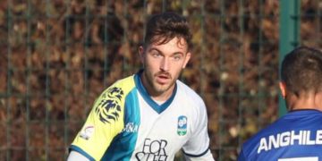 Niccolò Corrado con la maglia della Feralpisalò