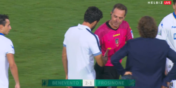 FABIO GROSSO CHIEDE SPIEGAZIONI ALL'ARBITRO PAIRETTO ALLA FINE DI BENEVENTO-FROSINONE