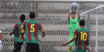 Il portiere Morlupo in presa aerea ( foto Mirimao )