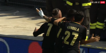 IL VENEZIA FESTEGGIA IL GOL DELL'1-0 SUL PERUGIA FIRMATO DA PIERINI