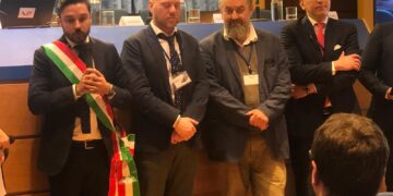 Assessore Giovanni Rubini riceve il premio