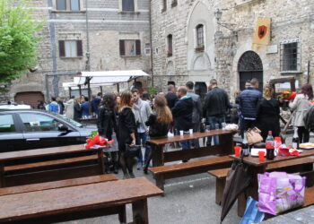 Piazza XIIIGiugno durante la festa di maggio