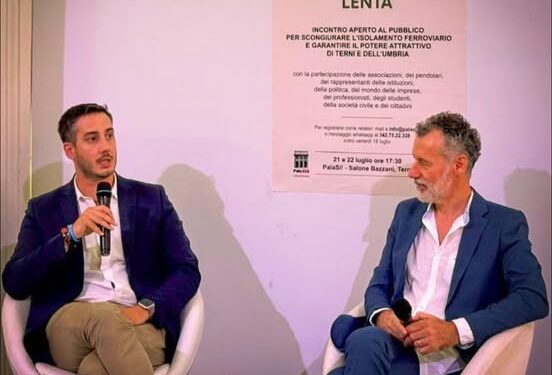 Sauro Pellerucci con un suo ospite l'assessore alla mobilità di Narni, Luca Tramini