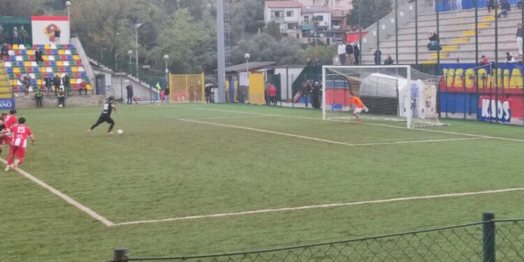 Il rigore che ha portato alla vittoria la Narnese