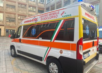 L'ambulanza donata dalla Fondazione CARIT ad AMBULAIFE