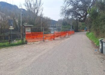 La strada delle mole transennata per la frana