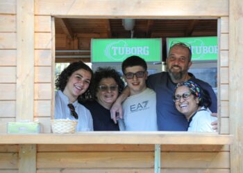 Membri della Coop all'interno del box biglietti