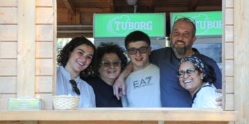 Membri della Coop all'interno del box biglietti