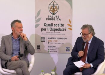 Un momento del dibattito. A sinistra Pellerucci