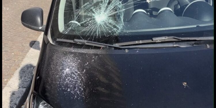 Auto danneggiata in centro, a Terni